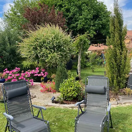 Oda ve Kahvaltı Chez Christophe Et Cecile Sur Le Circuit Des 24 Du Mans