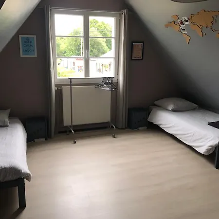 Oda ve Kahvaltı Chez Christophe Et Cecile Sur Le Circuit Des 24 Du Mans Arnage