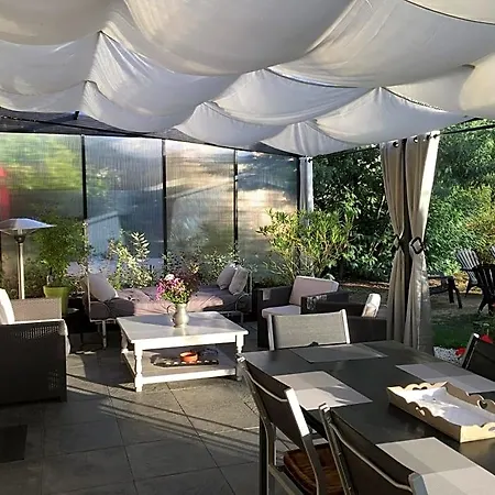 Chez Christophe Et Cecile Sur Le Circuit Des 24 Du Mans לינה וארוחת בוקר *